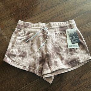 lululemon tye die short